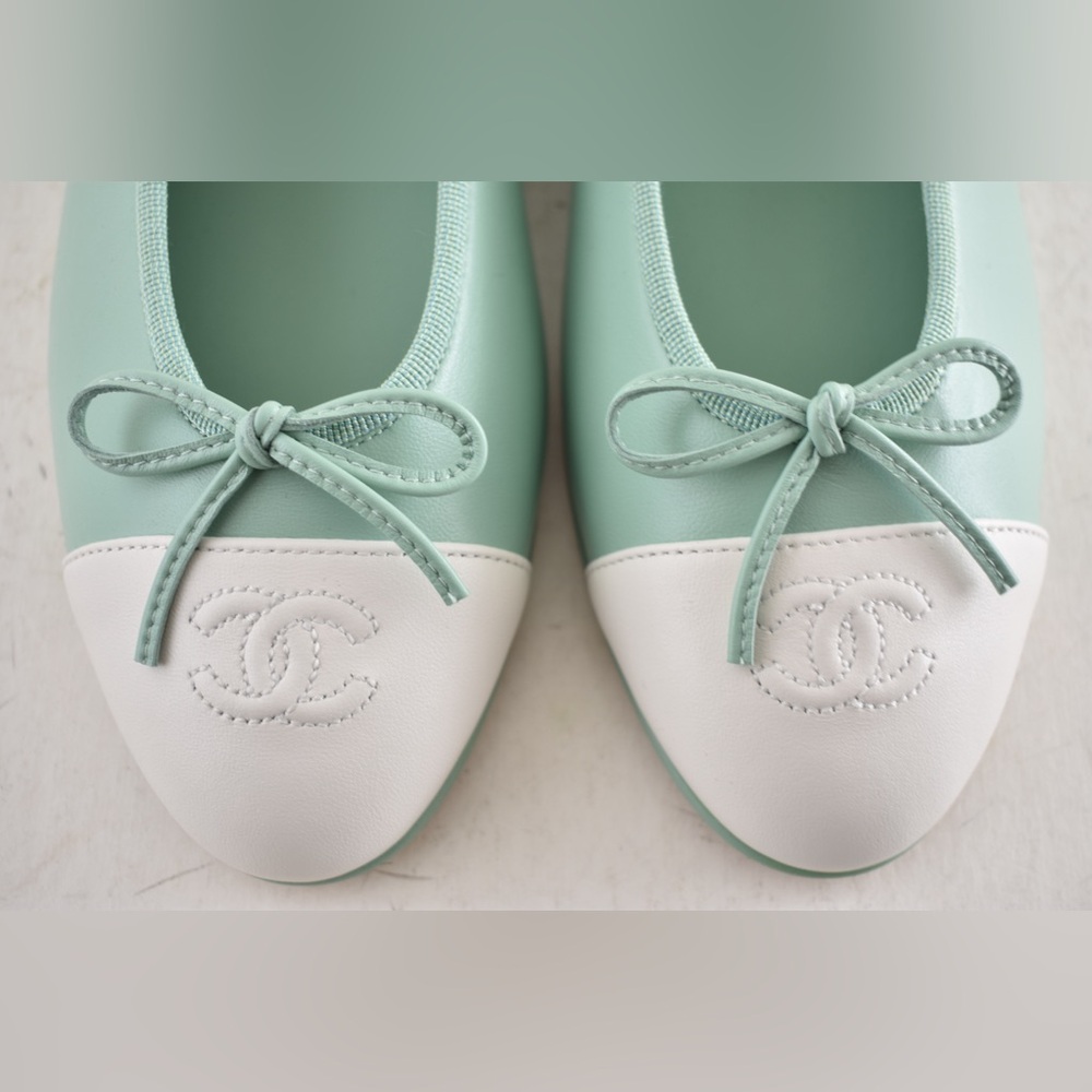 Chanel 26S Mint Green White Lambskin Leather CC Logo Ballet Ballerina Flat 37.5 - Picture 10 of 16